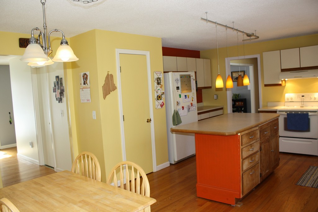 410 Long Plain Road Leverett, MA 01054 - Photo 4 of 17 Gallery Image 4