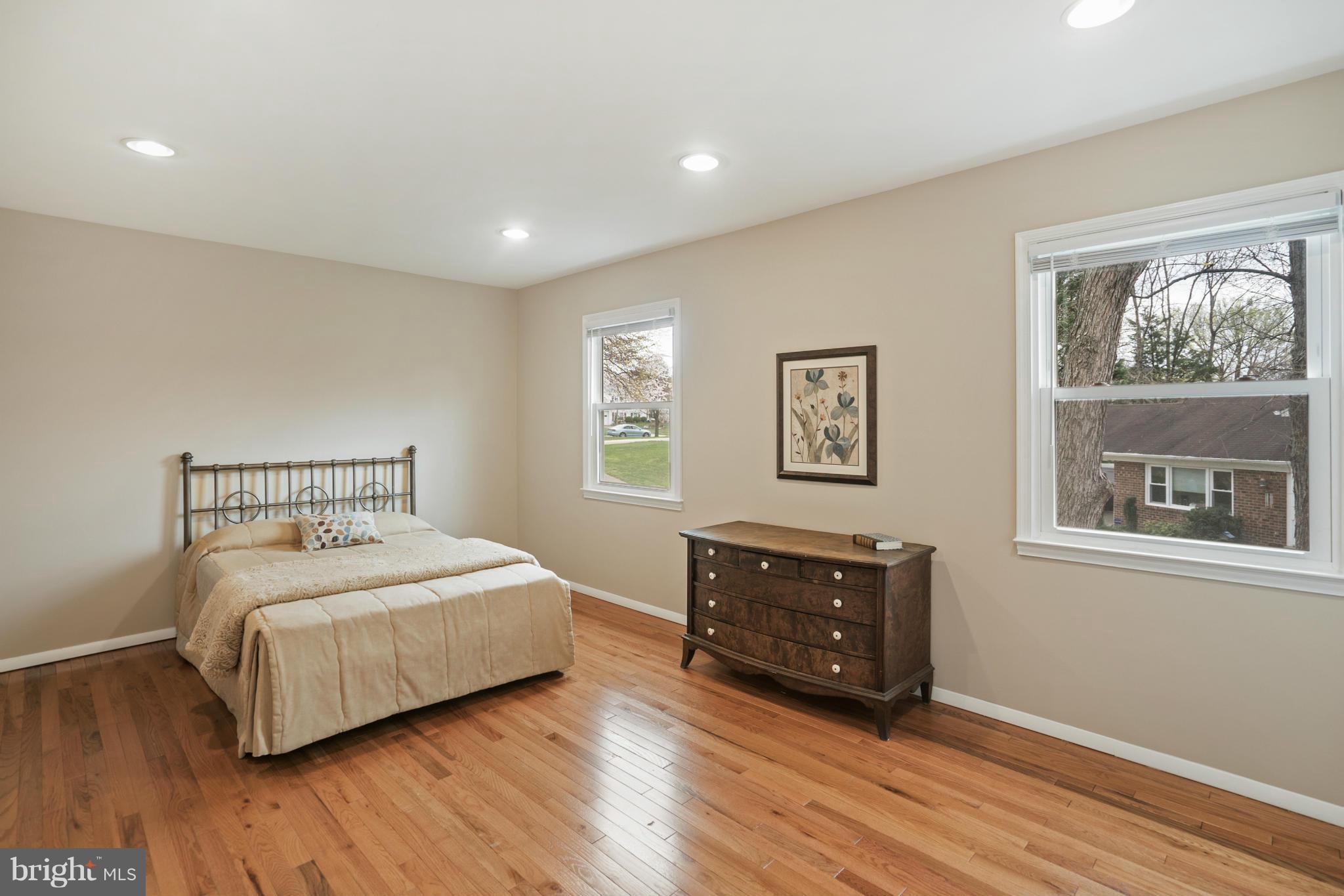 1518 Coat Ridge Road Herndon, VA 20170 - Photo 18 of 26 Very spacious secondary bedroom