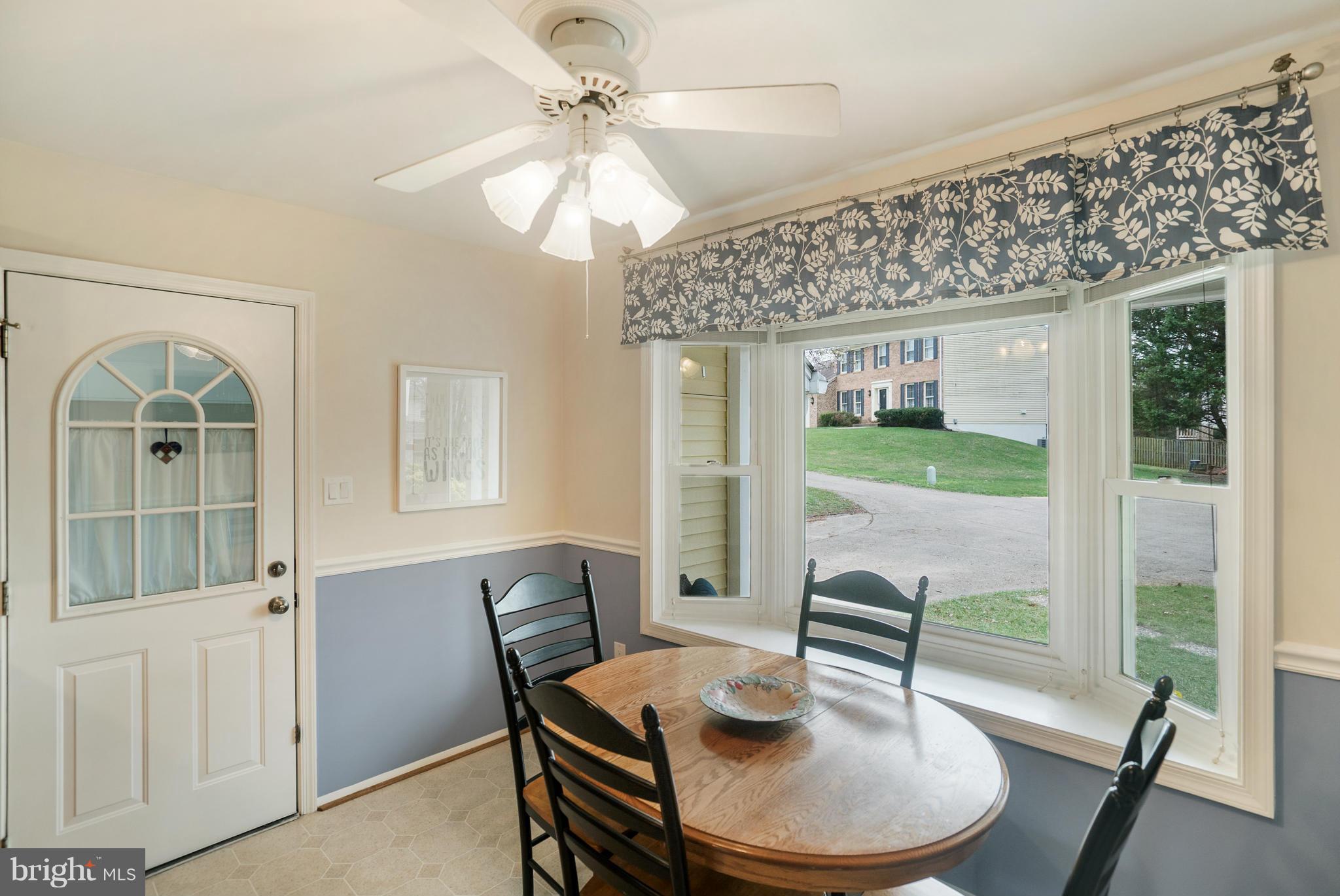 1518 Coat Ridge Road Herndon, VA 20170 - Photo 8 of 26 Breakfast area in bay window -