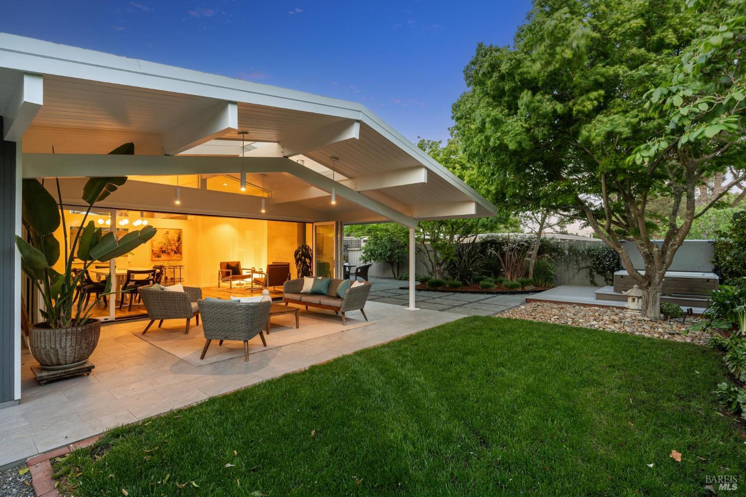 839 Greenberry Lane San Rafael, CA 94903 - Photo 56 of 57 a view of a backyard with sitting area