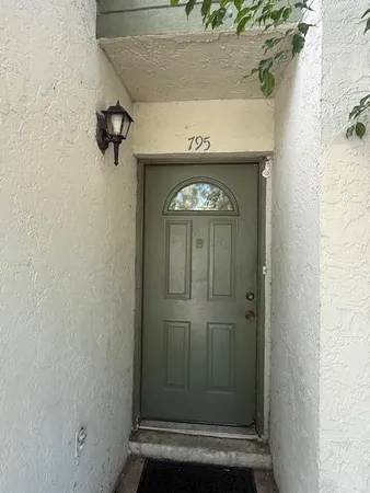 $299,900 | 795 Crystal Lake Drive, Unit 795, Deerfield Beach, FL 33064