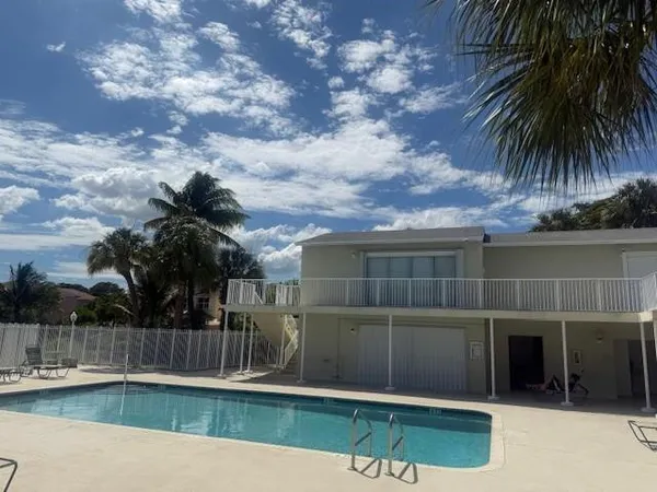 $299,900 | 795 Crystal Lake Drive, Unit 795, Deerfield Beach, FL 33064