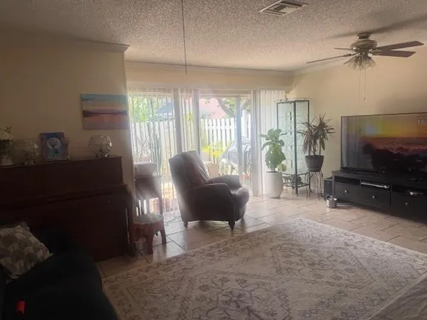 $299,900 | 795 Crystal Lake Drive, Unit 795, Deerfield Beach, FL 33064