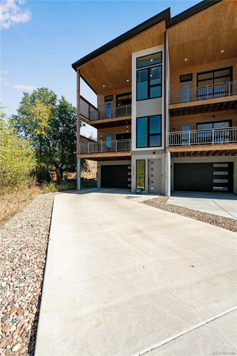 2260 Glenn Street Colorado Springs, CO 80904 - Photo 5 of 45