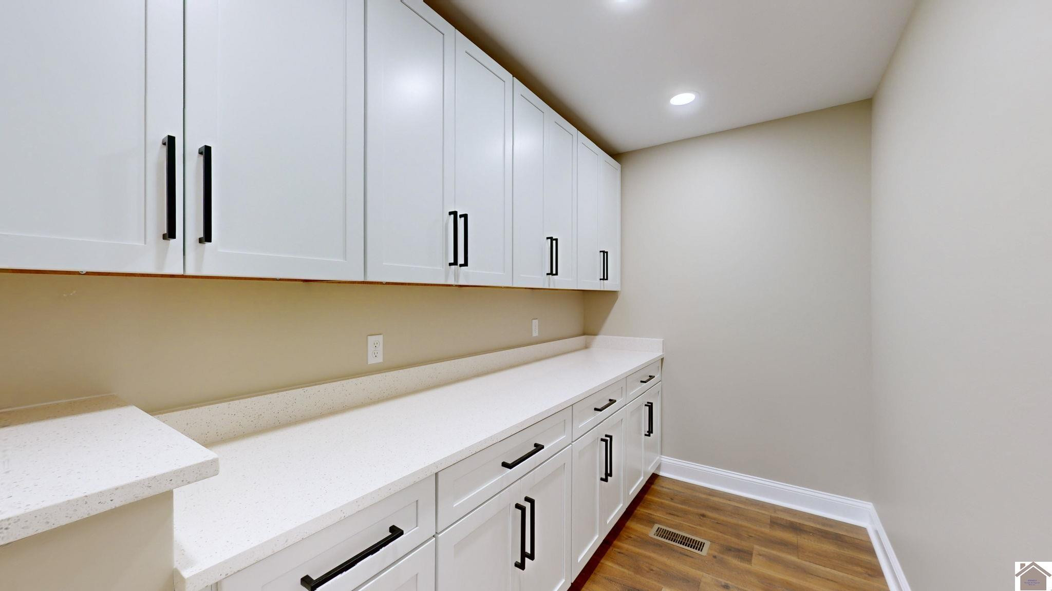 71 Applewood Road Murray, KY 42071 - Photo 11 of 34 Butler's Pantry! Perfect space for all your kitchen accessories...Keurig...Instantpot...Airfryer/Etc