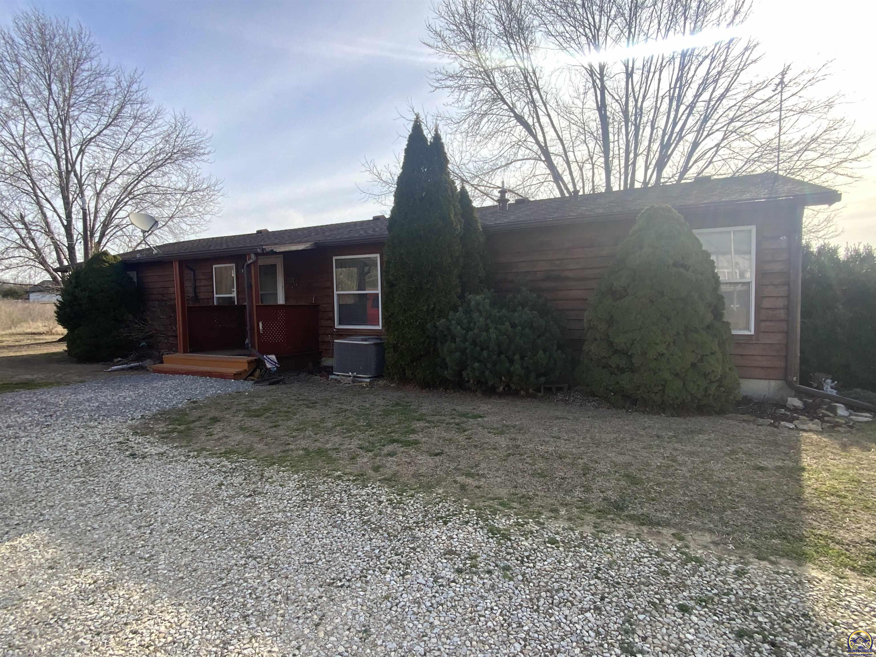 10035 West Lake Road Ozawkie, KS 66070 - Photo 3 of 20