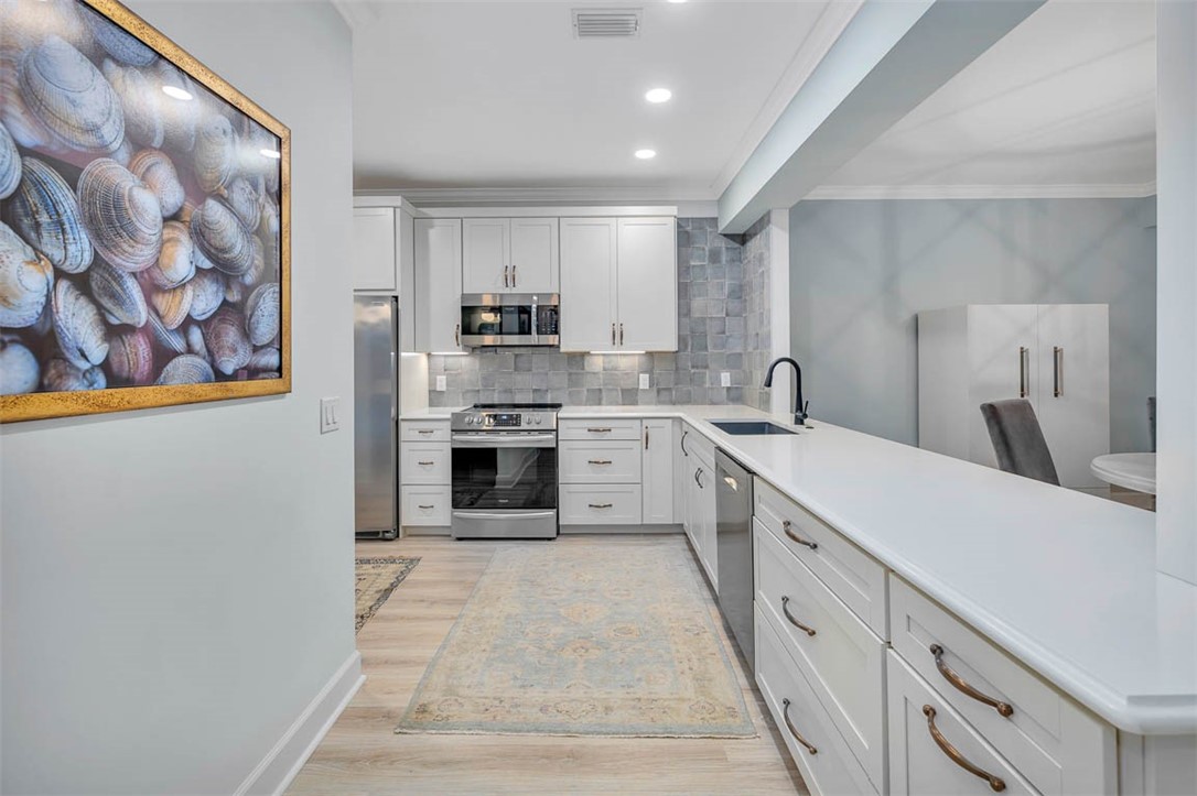 1303 Plantation Point Drive St. Simons Island, GA 31522 - Photo 11 of 32