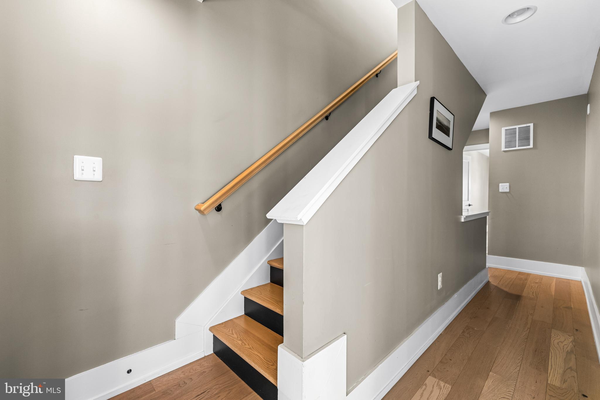 1456 Redfern Avenue Baltimore, MD 21211 - Photo 24 of 44 a view of entryway