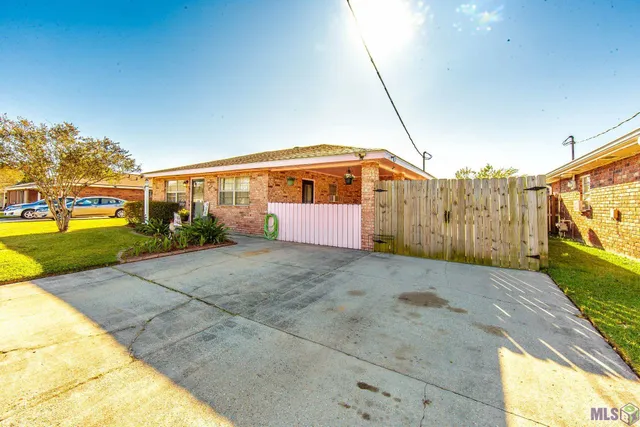 $186,000 | 511 Holiday Drive, Houma, LA 70364