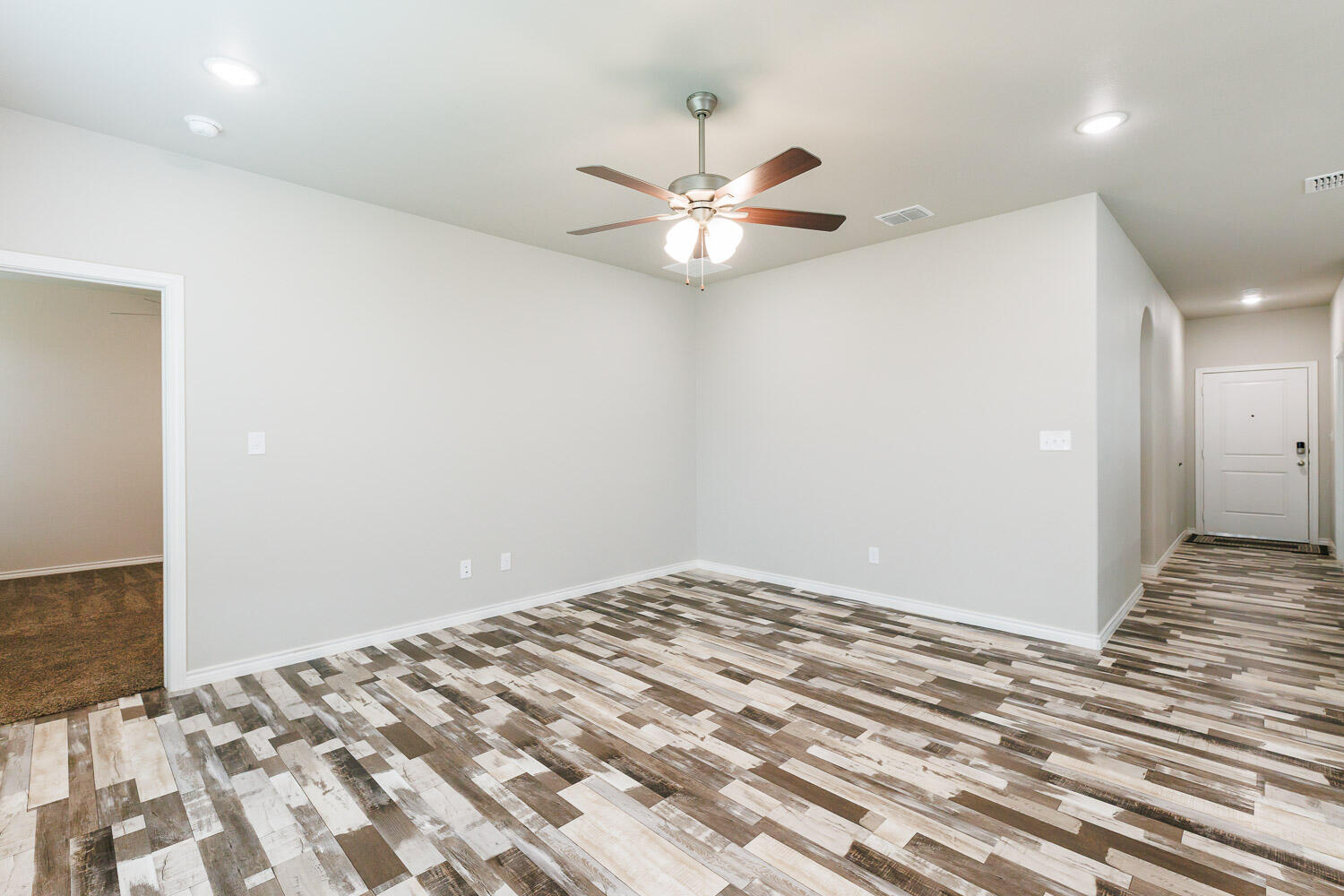 6956 12th Street Lubbock, TX 79416 - Photo 17 of 43 a view of empty room