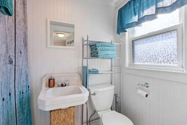 $1,950,000 | 183 Captain Chase Road, Dennis Port, MA 02639