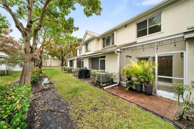 $2,500 | 177 Southwest 96th Avenue, Plantation, FL 33324