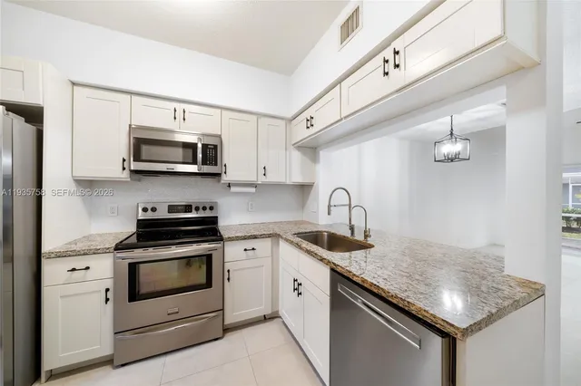 $2,500 | 177 Southwest 96th Avenue, Plantation, FL 33324