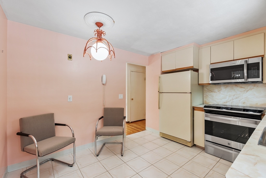 6 Wayne Road Peabody, MA 01960 - Photo 12 of 35 Gallery Image 12