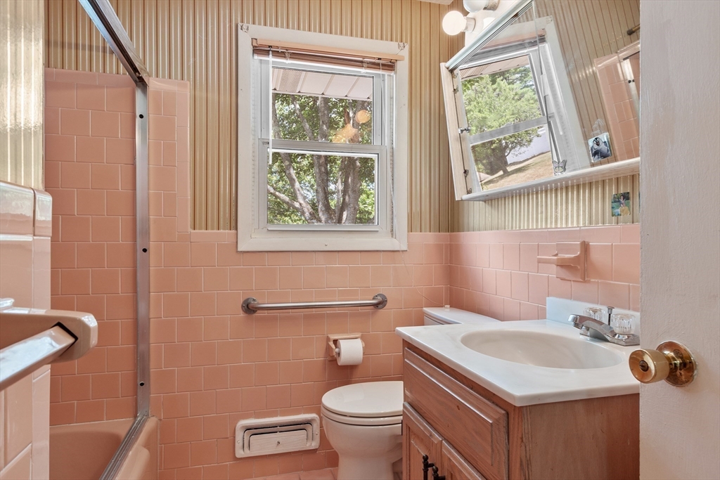 6 Wayne Road Peabody, MA 01960 - Photo 19 of 35 Gallery Image 19
