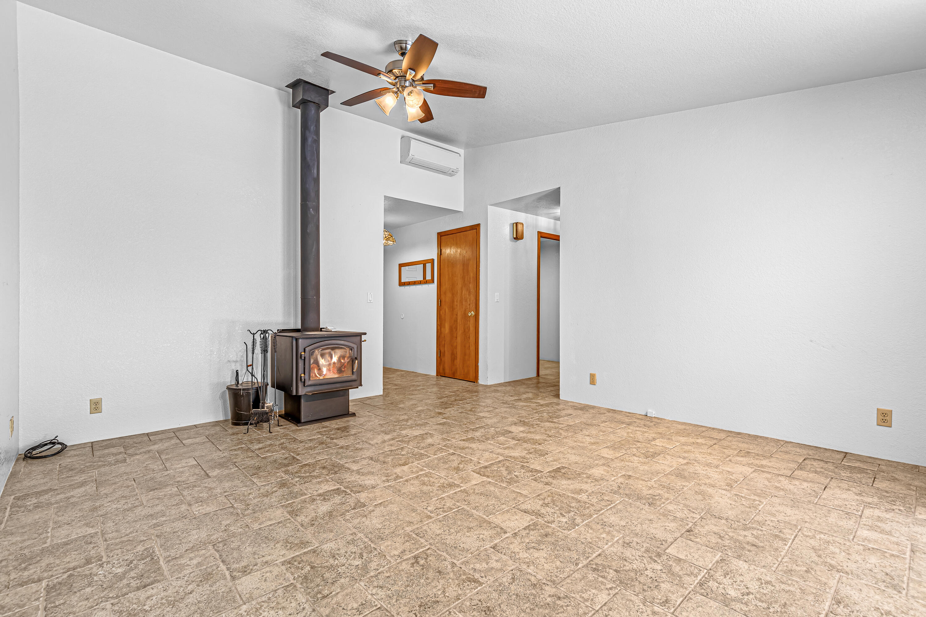311 Peco Road Grants Pass, OR 97526 - Photo 13 of 67 9R9A1449