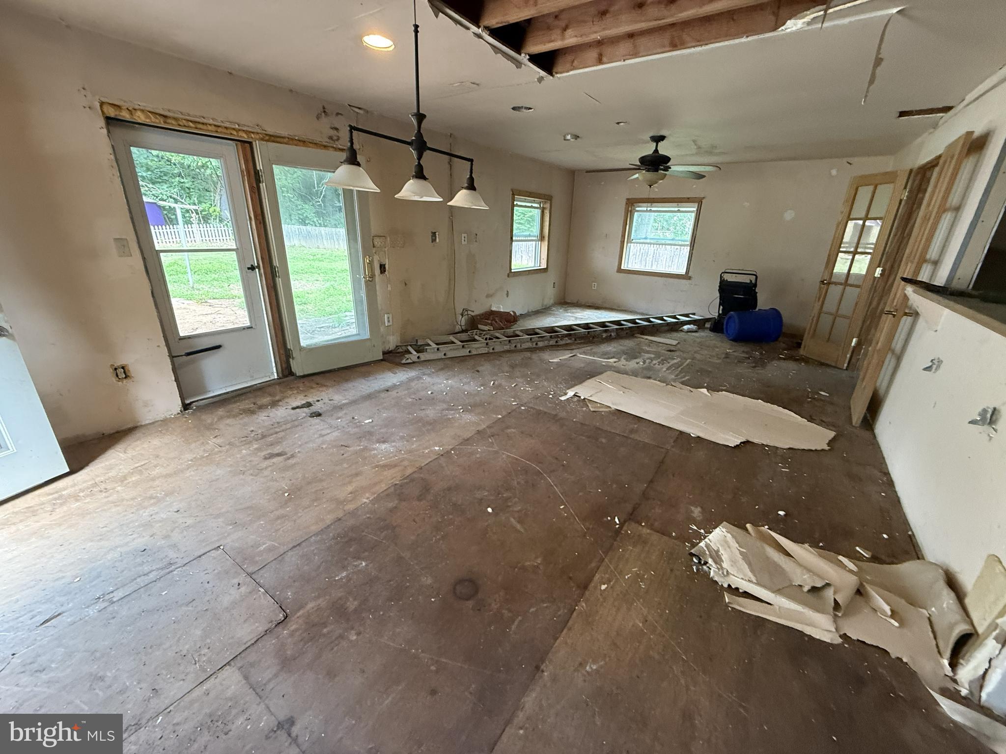 155 Silver Lake Road Bridgeton, NJ 08302 - Photo 12 of 36 a view of a livingroom with a fireplace