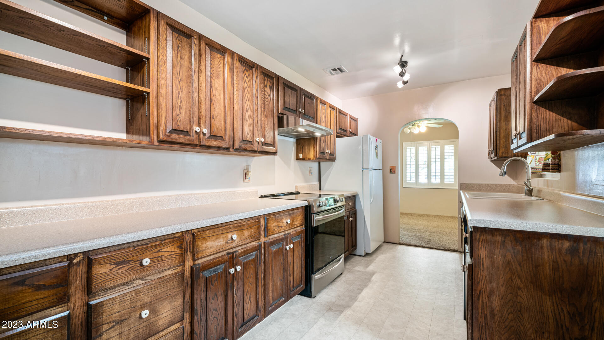2511 East Cheery Lynn Road Phoenix, AZ 85016 - Photo 10 of 24 8