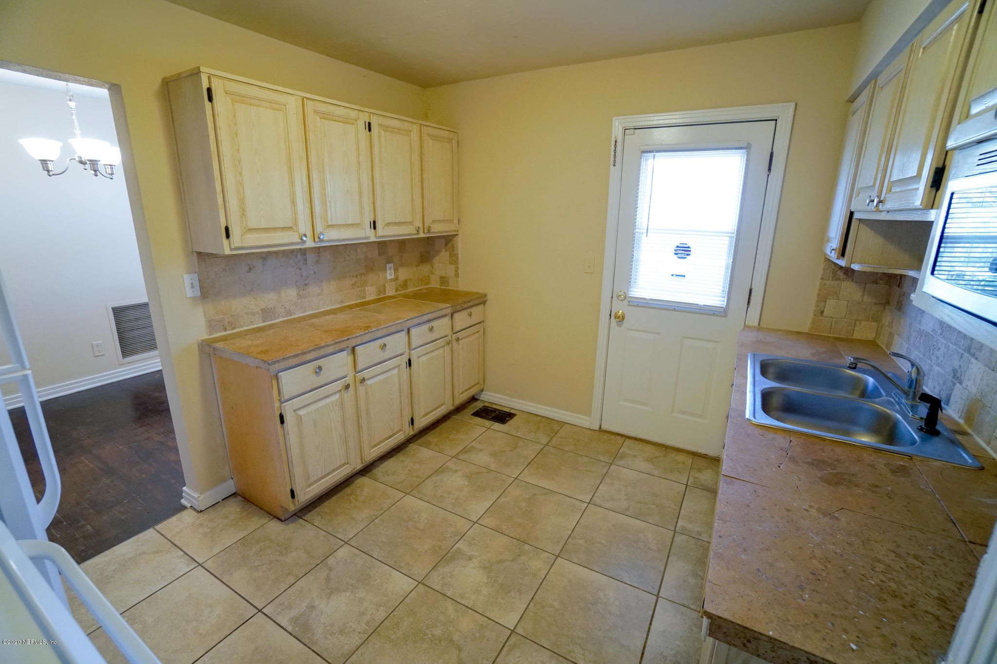 2407 Lotus Road East Jacksonville, FL 32211 - Photo 9 of 24 J9-04
