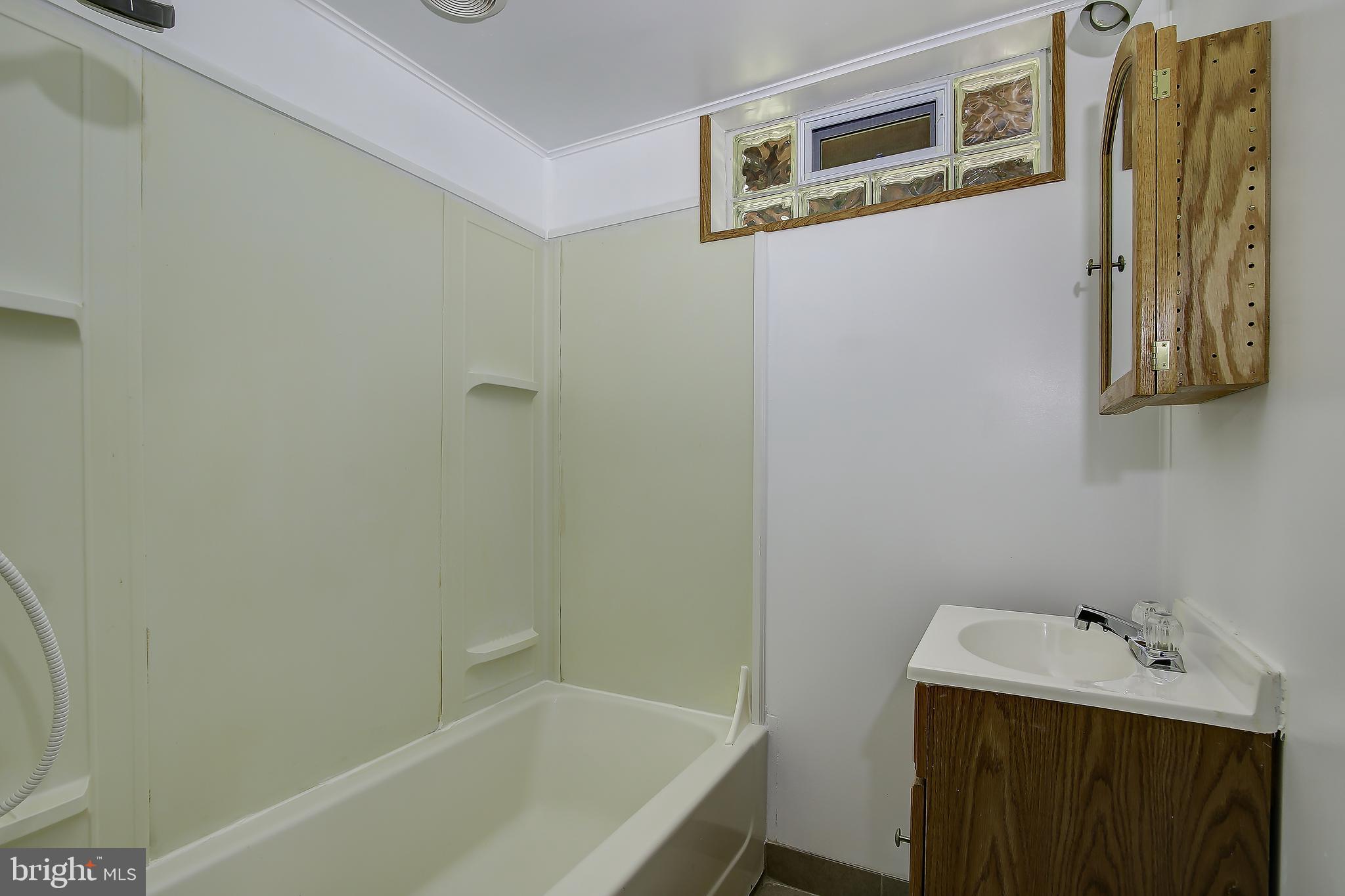 1501 Ladd Street Silver Spring, MD 20902 - Photo 33 of 39 Bathroom 3