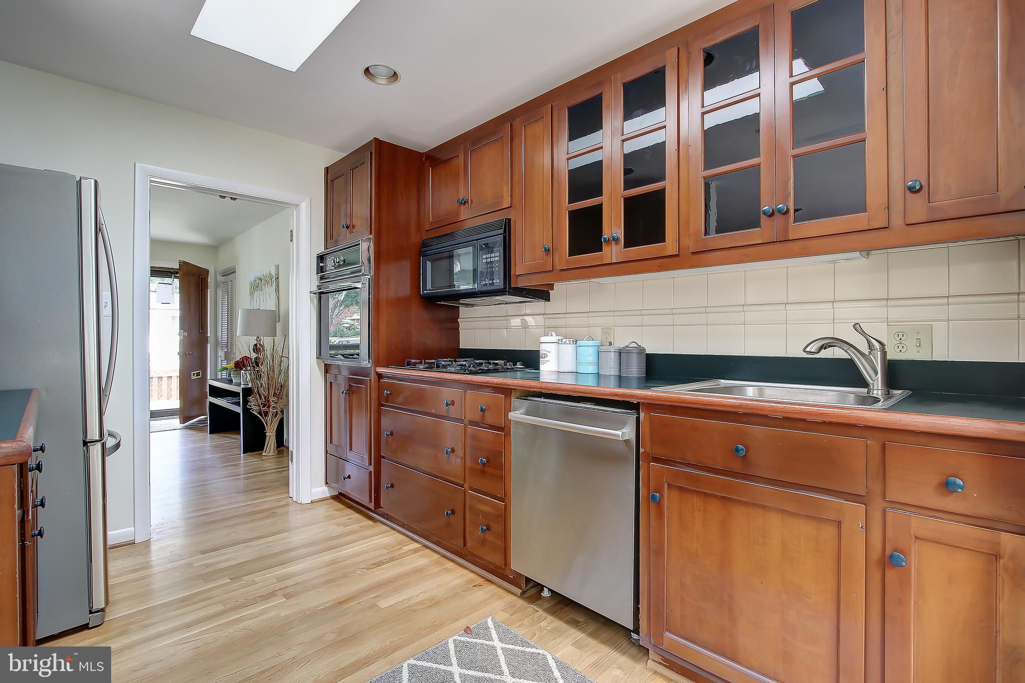 1501 Ladd Street Silver Spring, MD 20902 - Photo 9 of 39 Kitchen