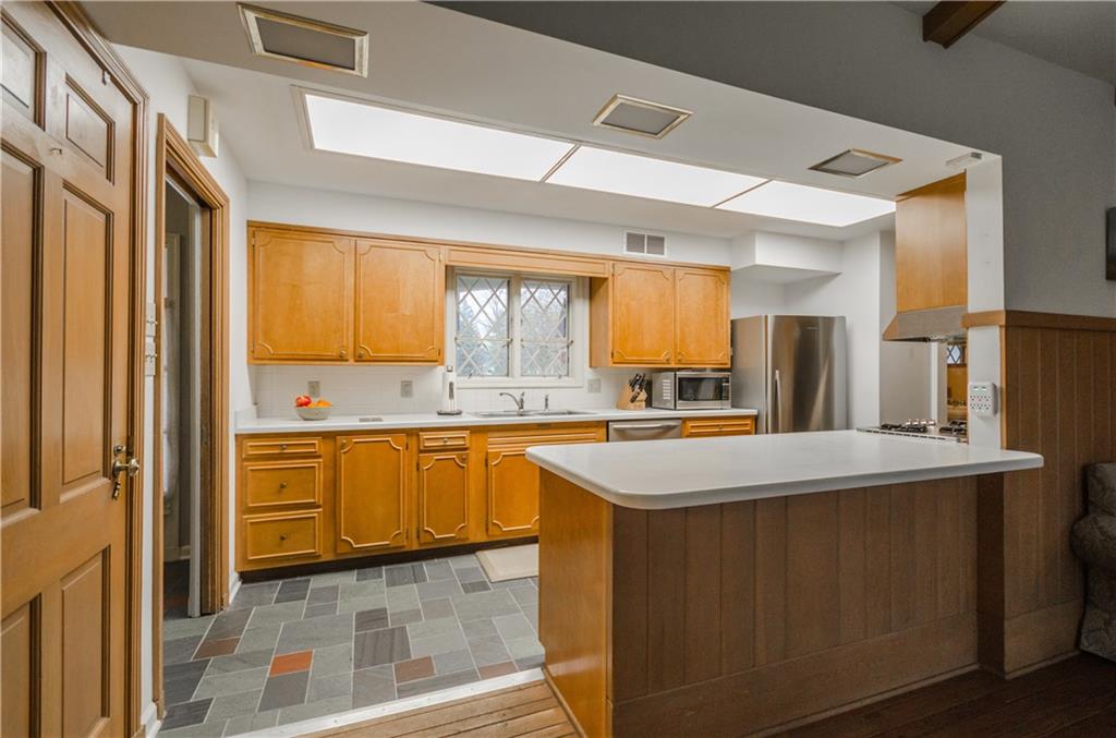 6402 Dean Road Indianapolis, IN 46220 - Photo 13 of 41 Gallery Image 13