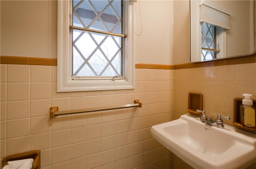 6402 Dean Road Indianapolis, IN 46220 - Photo 19 of 41 Gallery Image 19