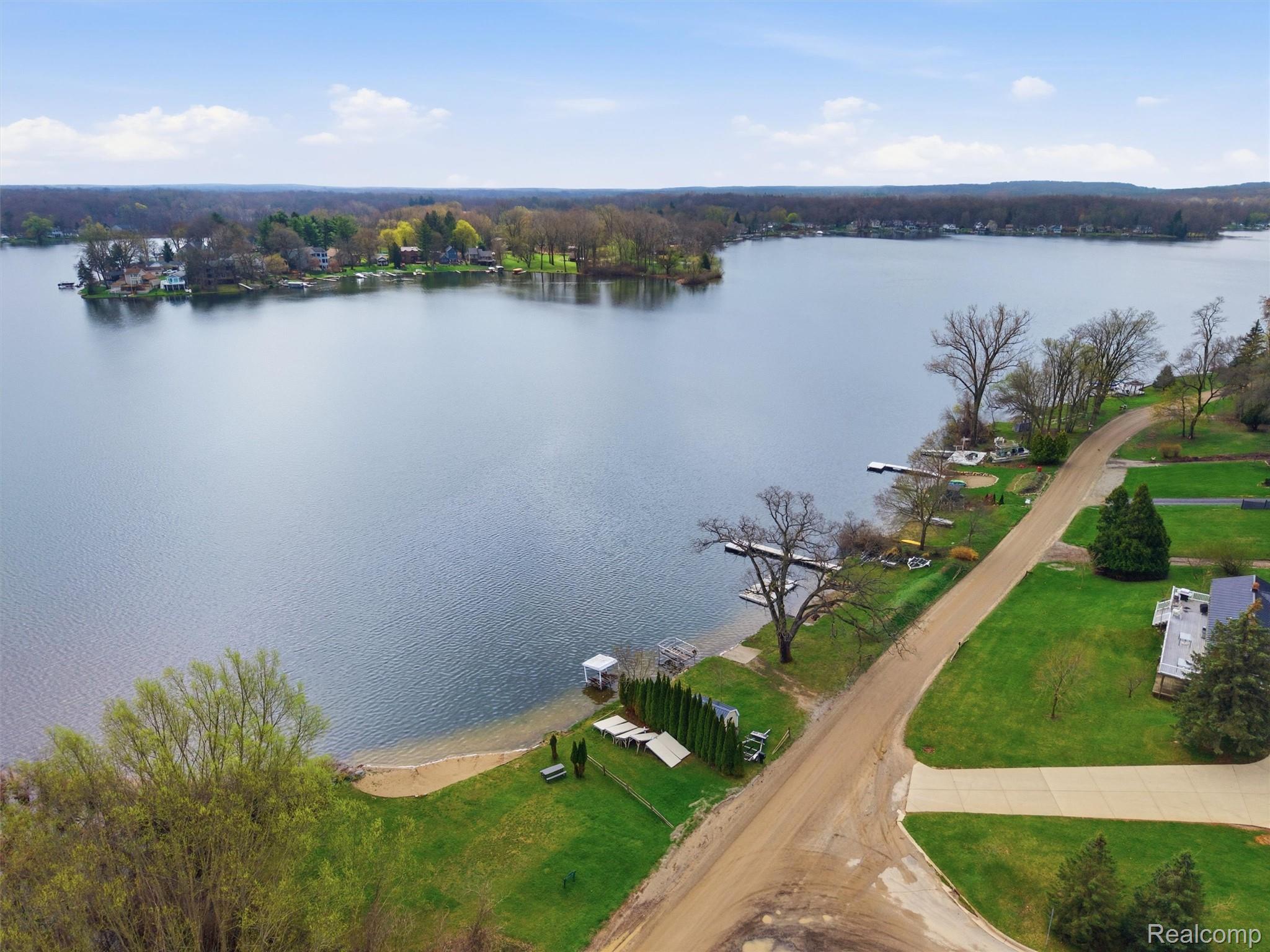 11810 Scenic Valley Road Davisburg, MI 48350 - Photo 41 of 46 Aerial view of a large body of water