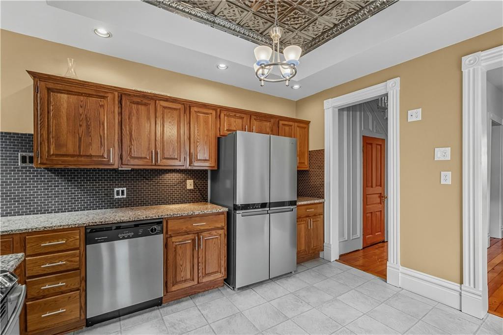 110 Pius Street Pittsburgh, PA 15203 - Photo 19 of 45