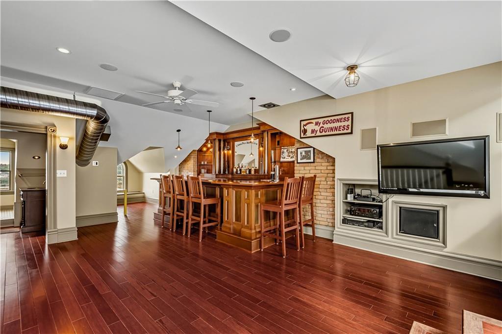 110 Pius Street Pittsburgh, PA 15203 - Photo 33 of 45