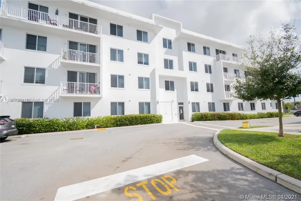 $2,299 | 2651 Northeast 212th Terrace, Unit 103, Miami, FL 33180