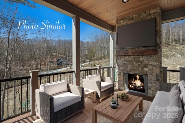 $949,900 | 20 Chimney Chase Trail, Hendersonville, NC 28739