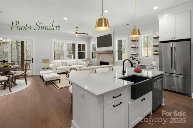 $949,900 | 20 Chimney Chase Trail, Hendersonville, NC 28739