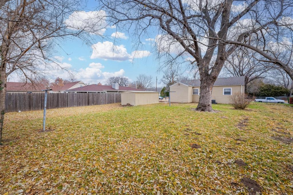 1217 North Custer Street Wichita, KS 67203 - Photo 2 of 20
