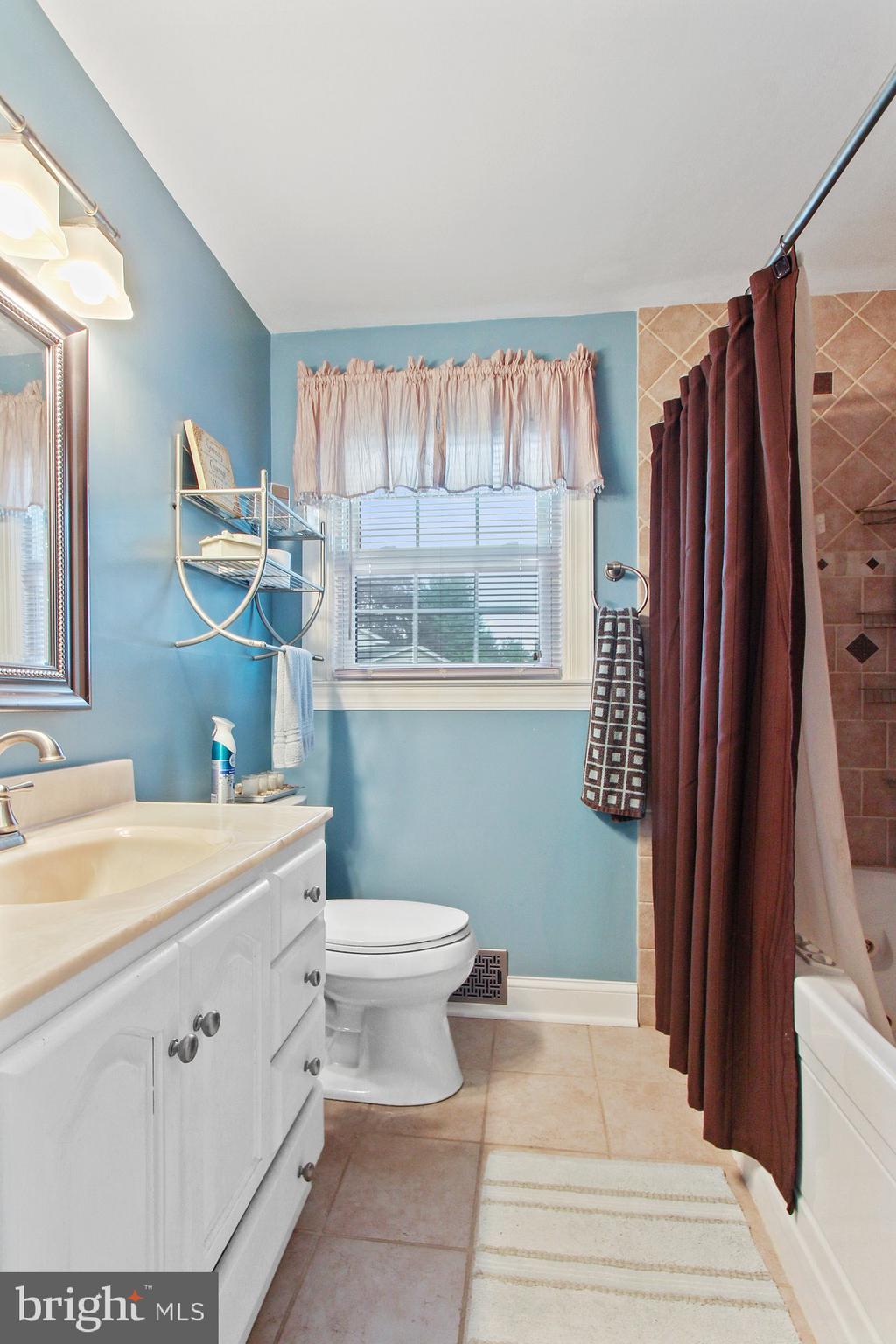 2955 Chesapeake Road York, PA 17402 - Photo 19 of 34 Gallery Image 19