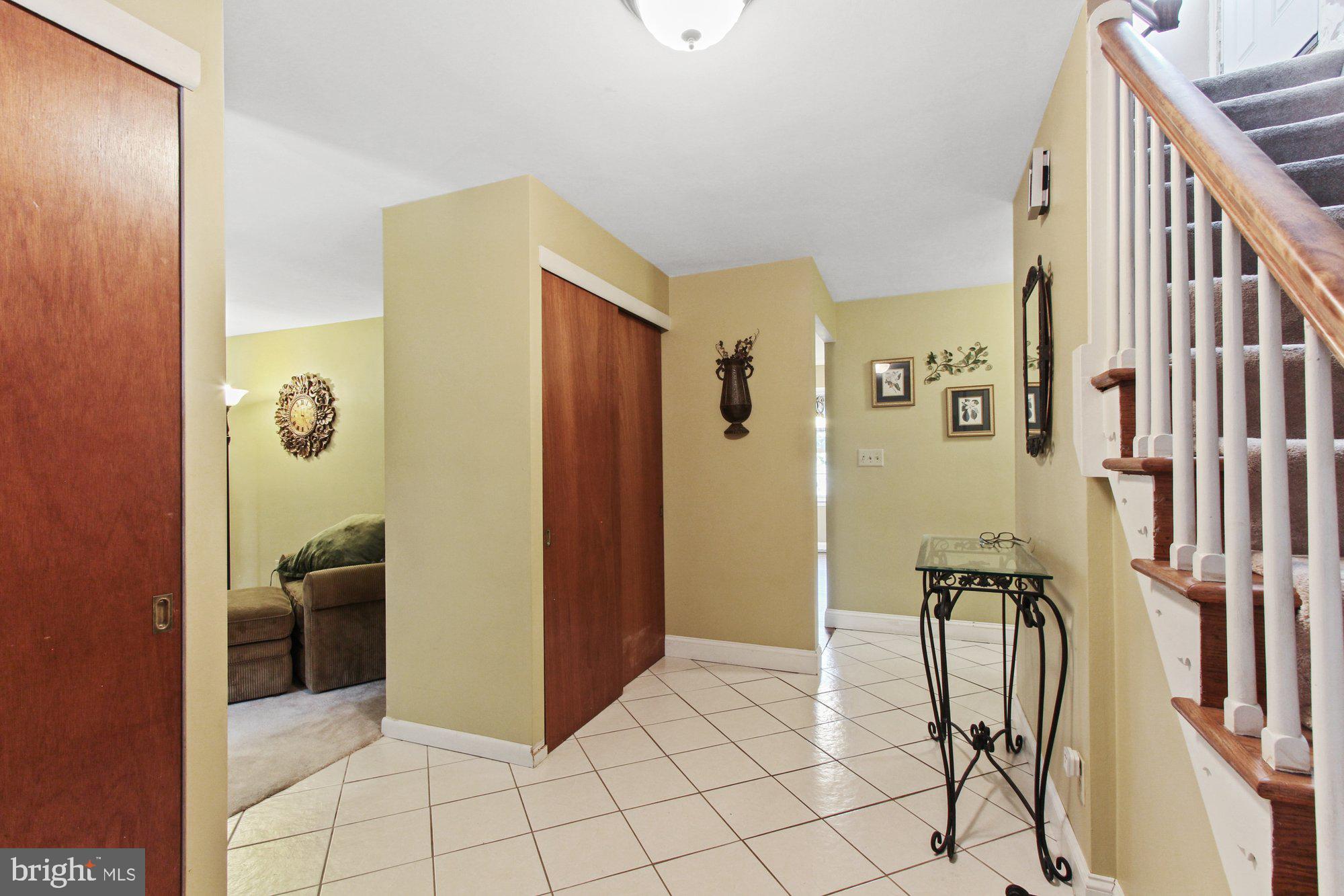 2955 Chesapeake Road York, PA 17402 - Photo 4 of 34 Gallery Image 4
