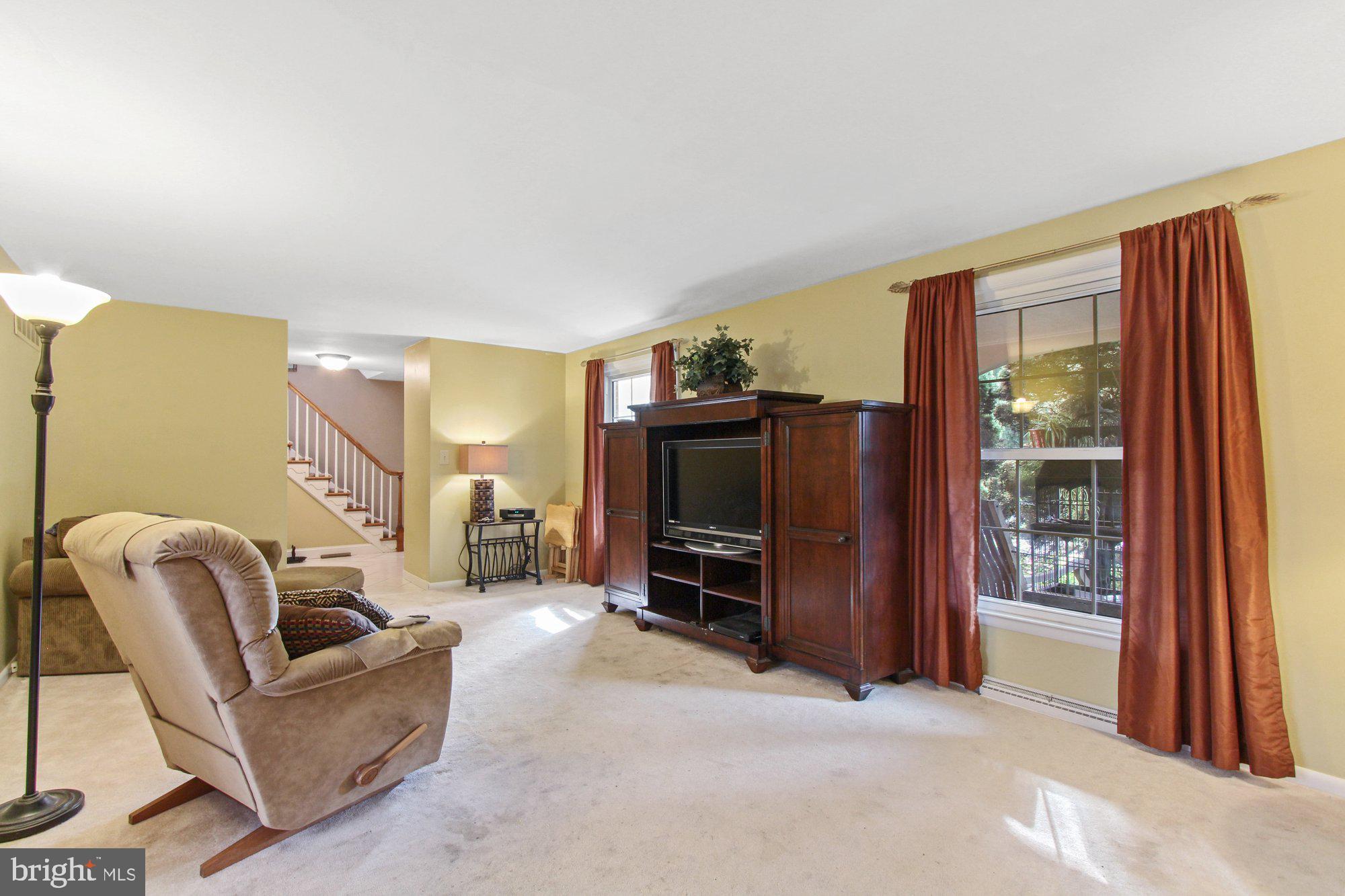 2955 Chesapeake Road York, PA 17402 - Photo 5 of 34 Gallery Image 5