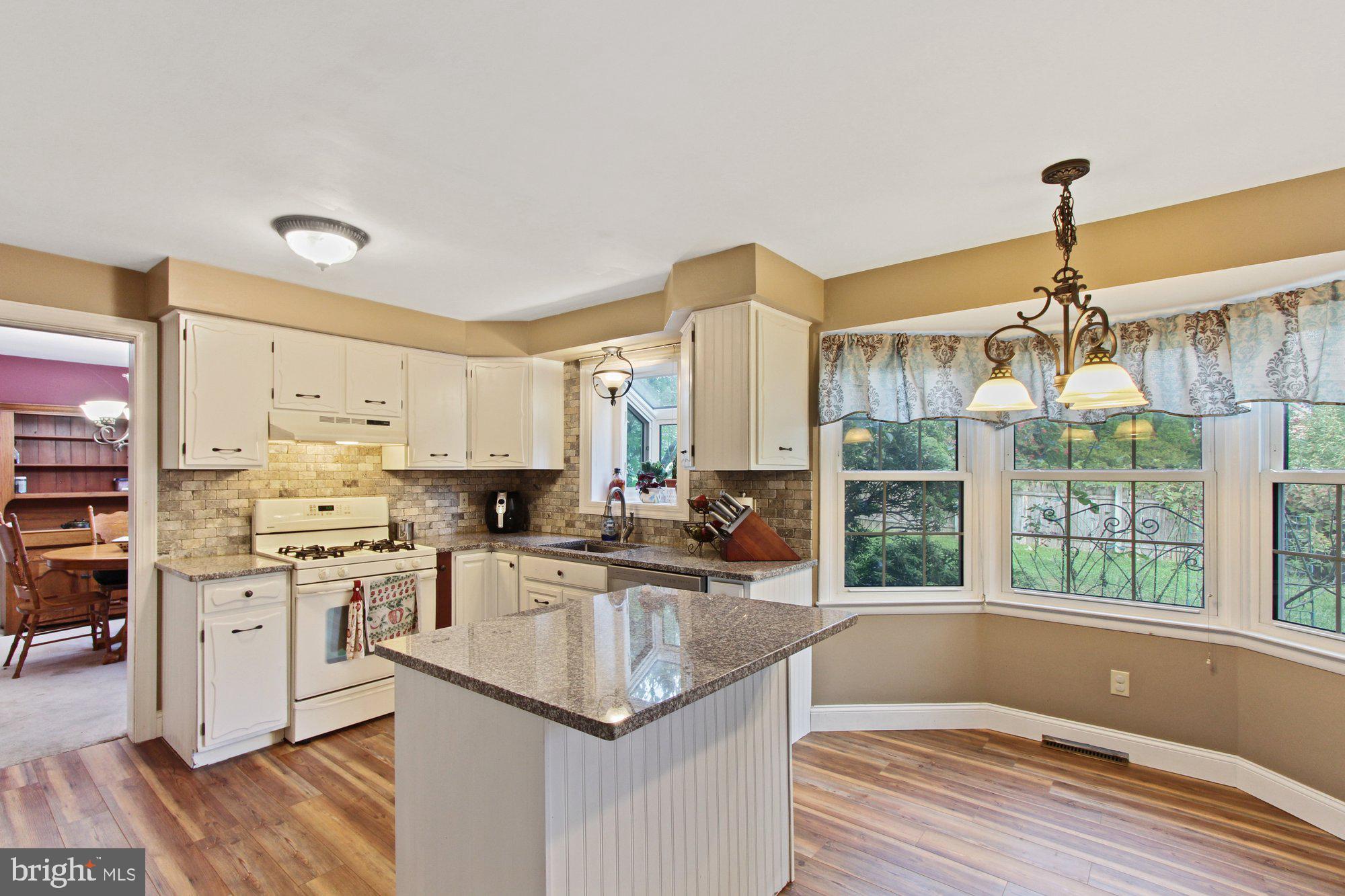 2955 Chesapeake Road York, PA 17402 - Photo 8 of 34 Gallery Image 8