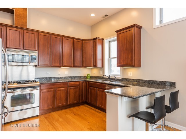 744 North May Street, Unit 401 Chicago, IL 60642 - Photo 3 of 11