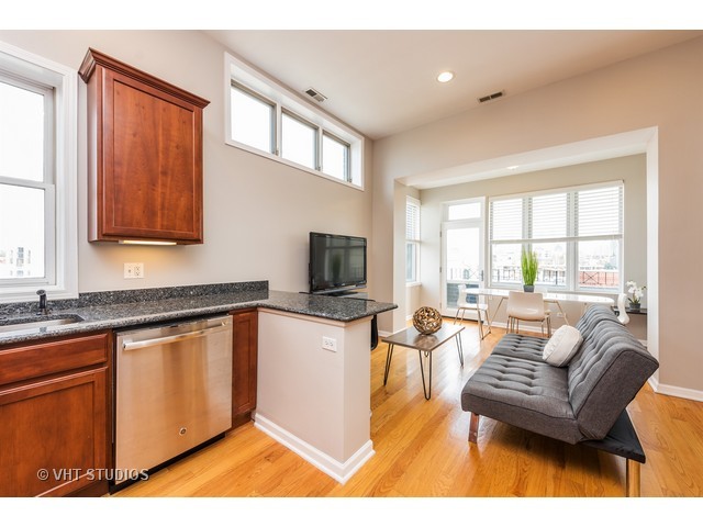 744 North May Street, Unit 401 Chicago, IL 60642 - Photo 4 of 11