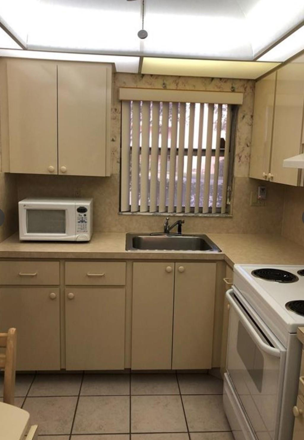 2731 North Pine Island Road, Unit 112 Sunrise, FL 33322 - Photo 4 of 11 Photo 4