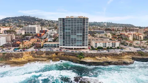 $1,895,000 | 939 Coast Boulevard, Unit 4C, La Jolla, CA 92037