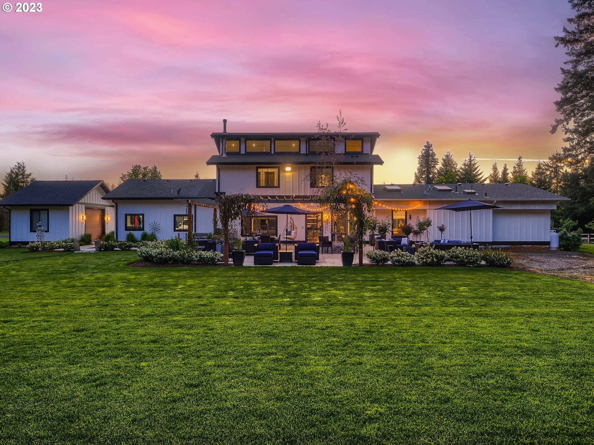 15631 Northeast Becke Road Aurora, OR 97002 - Photo 39 of 47 a front view of a house with a garden