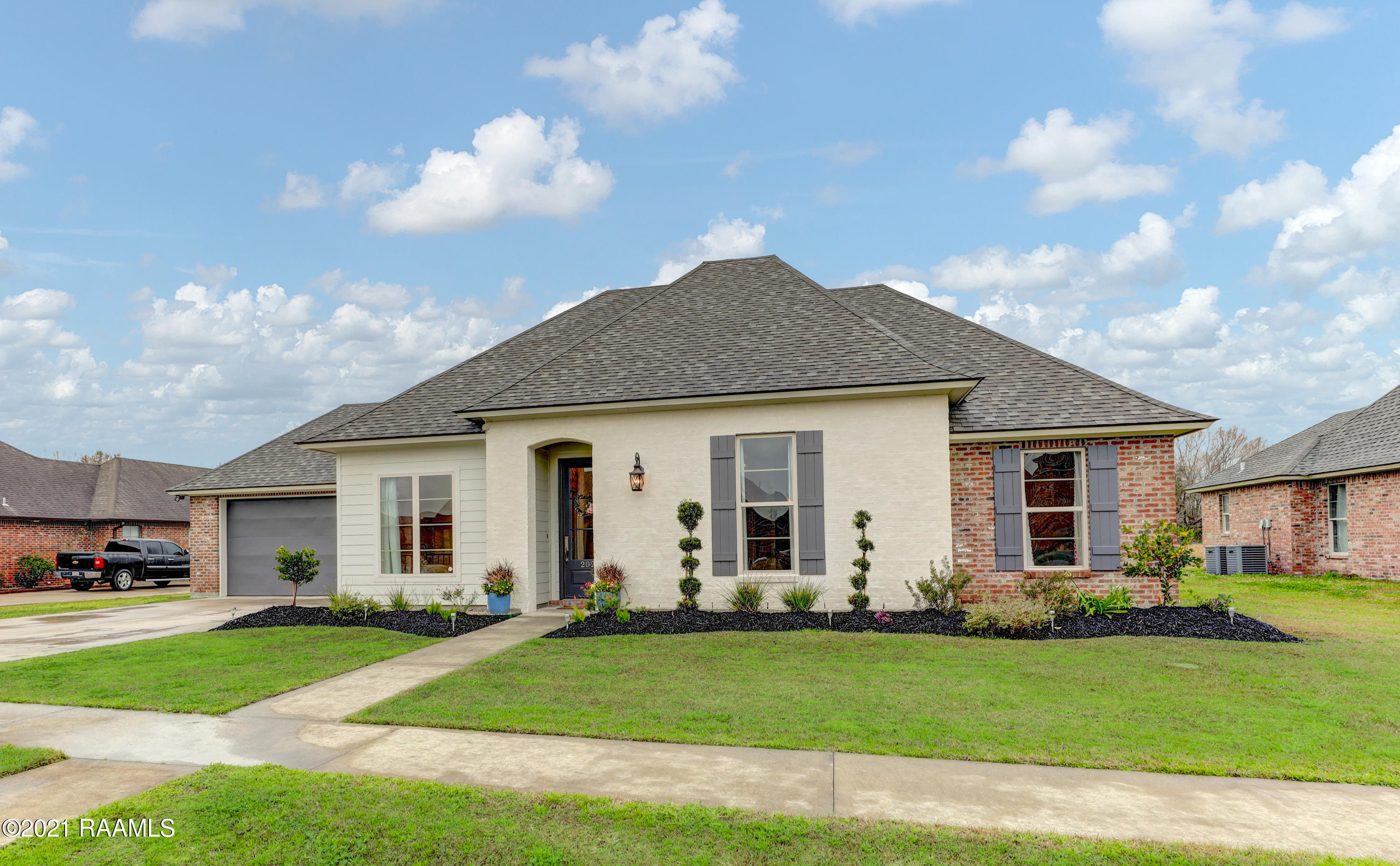 202 Ruidoso Drive Lafayette, LA 70503 - Photo 2 of 30 202 Ruidoso-2