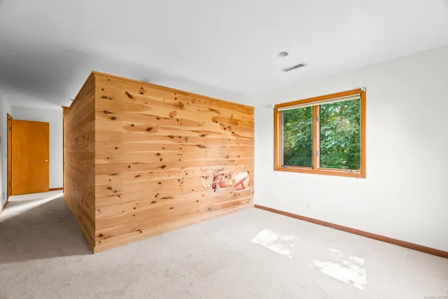 $720,000 | 18 Spice Bush Lane, Branford, CT 06405