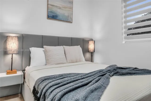 $2,300 | 3728 Northwest 19th Avenue, Unit 207, Miami, FL 33142