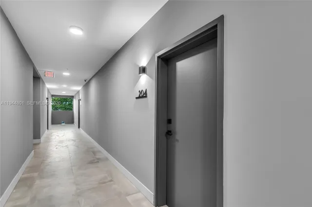 $2,300 | 3728 Northwest 19th Avenue, Unit 207, Miami, FL 33142