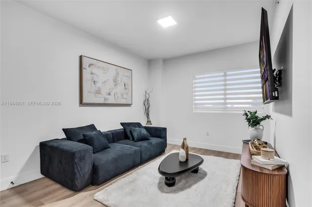 $2,300 | 3728 Northwest 19th Avenue, Unit 207, Miami, FL 33142