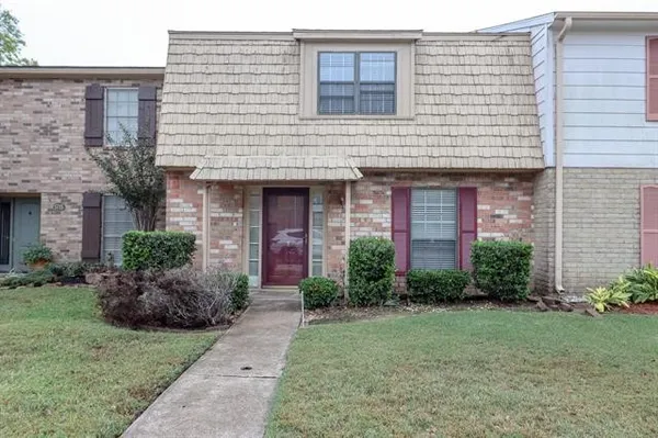 $1,550 | 5725 Townhouse Lane, Beaumont, TX 77707
