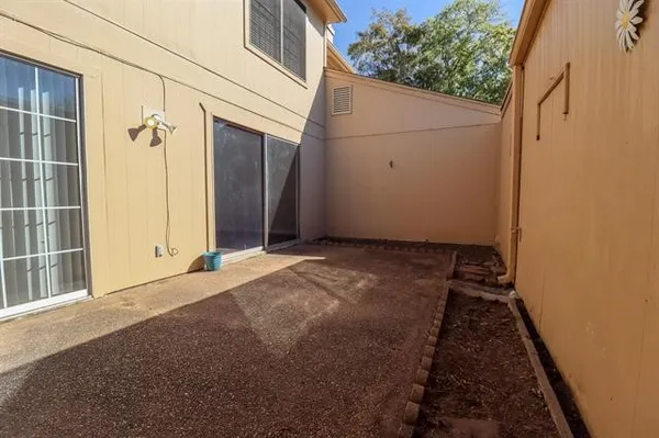 $1,550 | 5725 Townhouse Lane, Beaumont, TX 77707